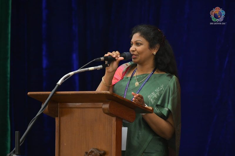 Following an ethical path yet a satisfying life - live examples discussion during a panel discussion in Parthi yatra